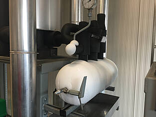 HDB stainless steel oil receiver incl. SSV6 stop valve at an installation in NL