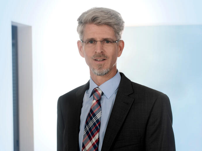 Florian Weber - Director general